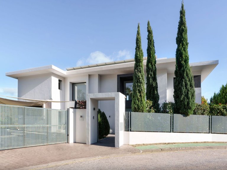 VILLA ENCANTADORA CON VISTAS PANORÁMICAS EN VENTA EN LOMAS DE LA QUINTA, BENAHAVÍS 2