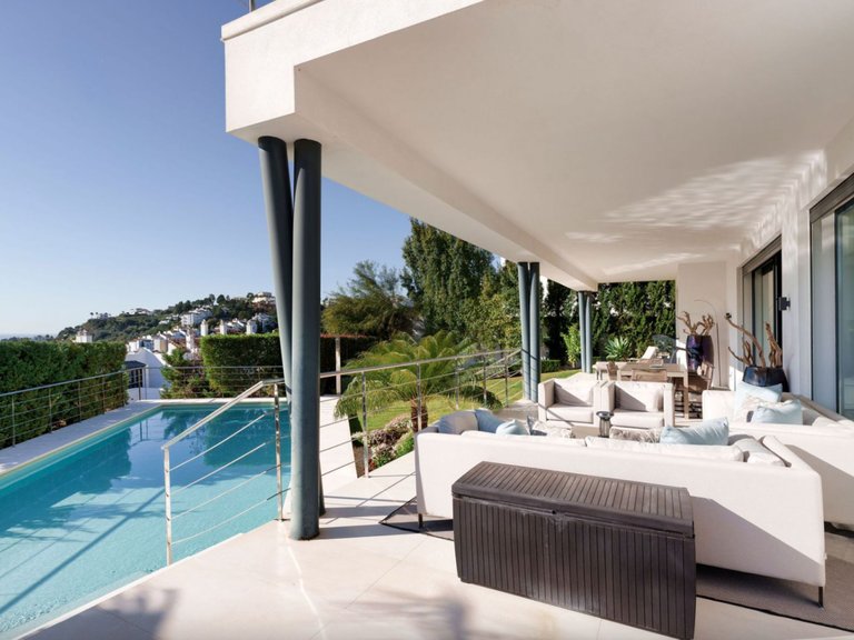 VILLA ENCANTADORA CON VISTAS PANORÁMICAS EN VENTA EN LOMAS DE LA QUINTA, BENAHAVÍS 4