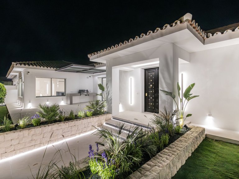 VILLA MINIMALISTE EN PREMIÈRE LIGNE DE GOLF À VENDRE À GUADALMINA ALTA 27
