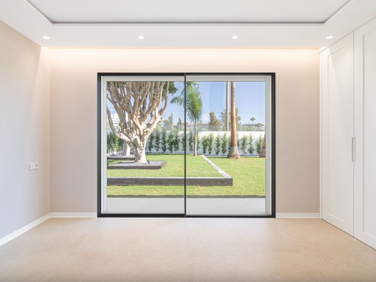 VILLA MINIMALISTE EN PREMIÈRE LIGNE DE GOLF À VENDRE À GUADALMINA ALTA 18