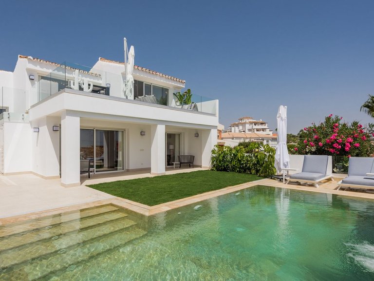 Villa for Sale in Estepona Malaga 1