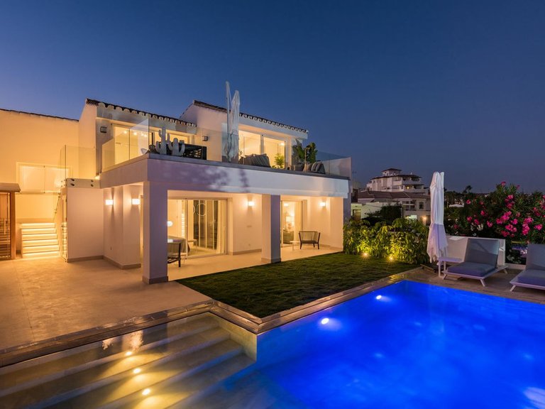 Villa for Sale in Estepona Malaga 30