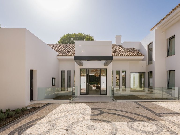 Villa for Sale in Estepona Malaga 41