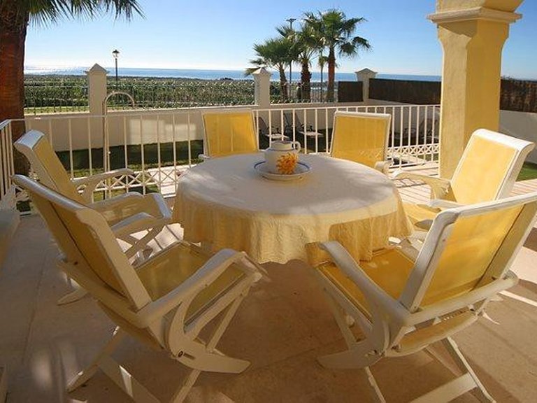 Villa for Sale in Marbella - Puerto Banus Malaga 1
