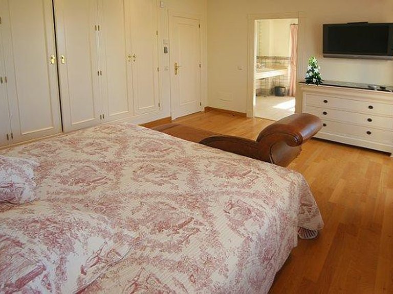 Villa for Sale in Marbella - Puerto Banus Malaga 7