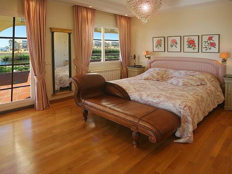 Villa for Sale in Marbella - Puerto Banus Malaga 3