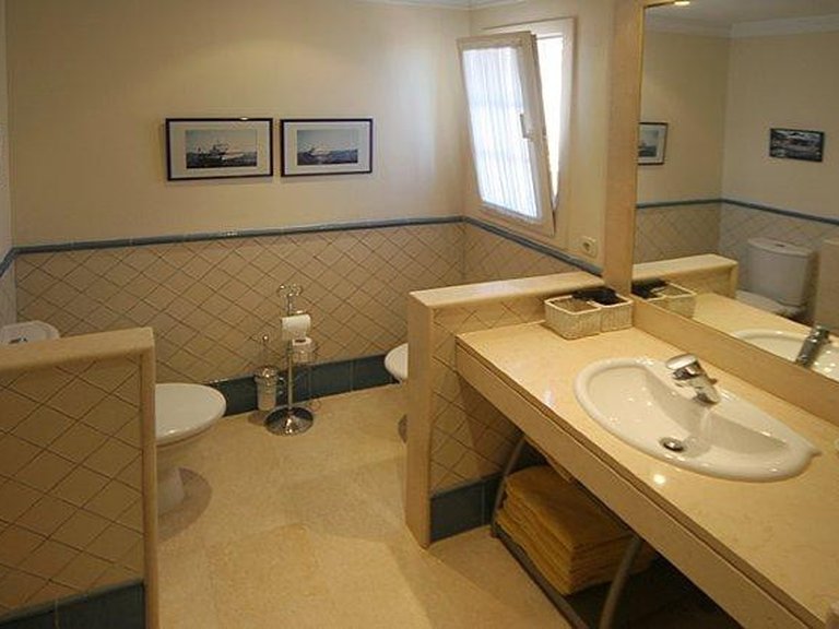 Villa for Sale in Marbella - Puerto Banus Malaga 18