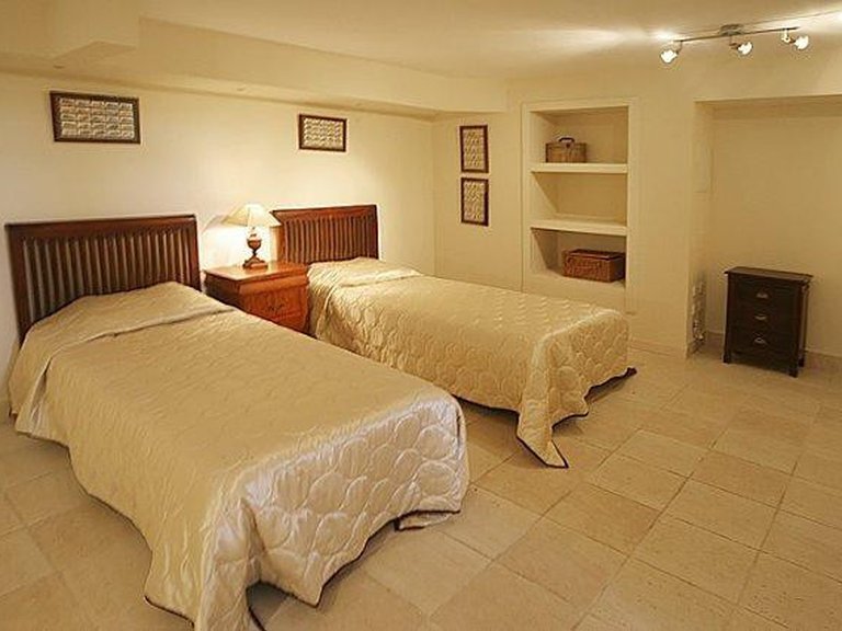 Villa for Sale in Marbella - Puerto Banus Malaga 12