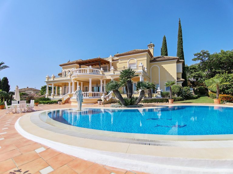 Villa for Sale in Estepona Malaga 12