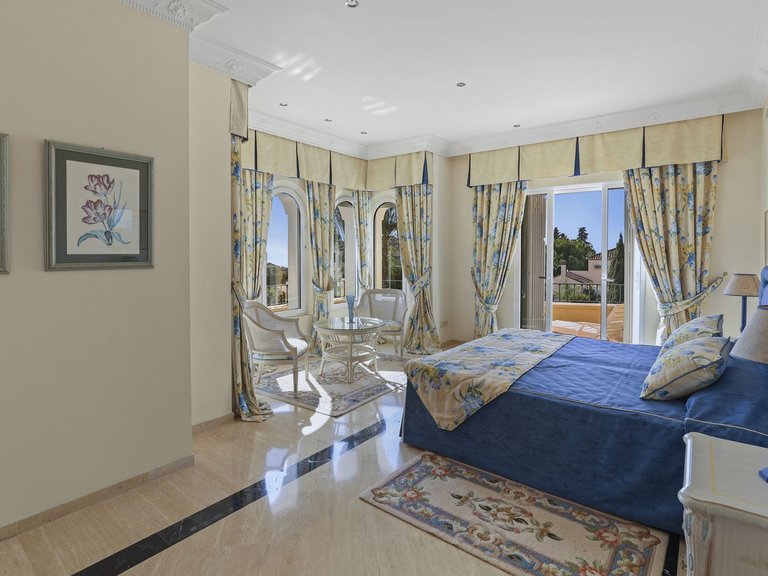 Villa for Sale in Estepona Malaga 34