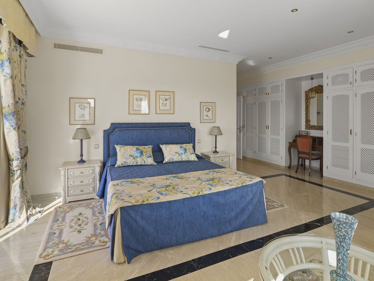Villa for Sale in Estepona Malaga 37