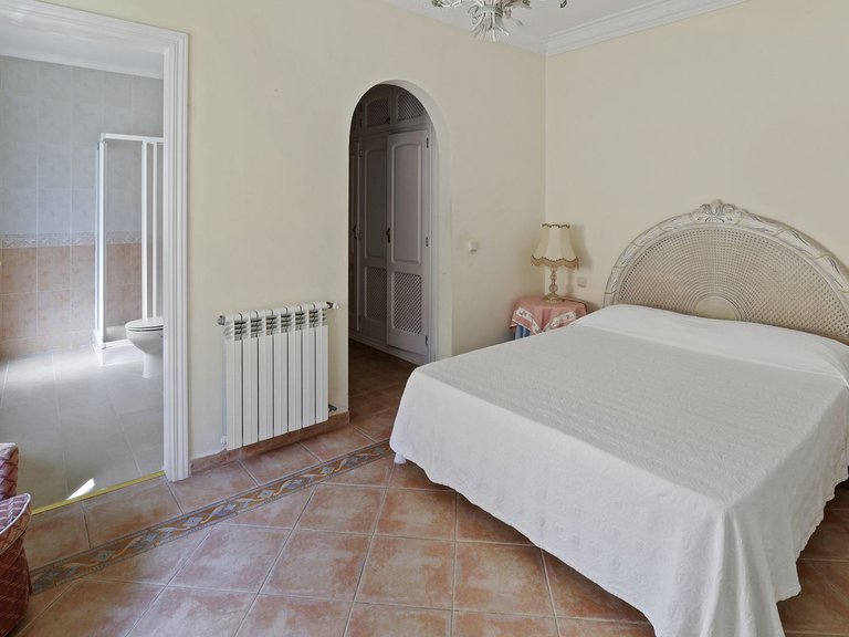 Villa for Sale in Estepona Malaga 32