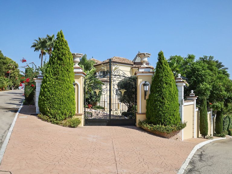 Villa for Sale in Estepona Malaga 8