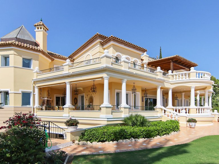 Villa for Sale in Estepona Malaga 9