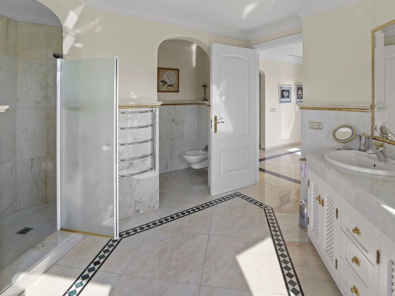 Villa for Sale in Estepona Malaga 30