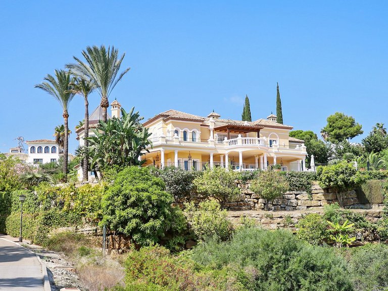 Villa for Sale in Estepona Malaga 2