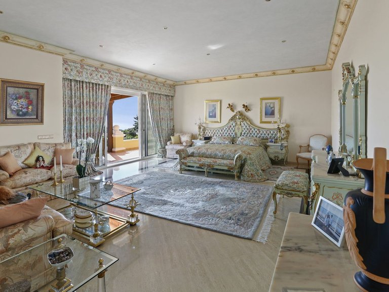 Villa for Sale in Estepona Malaga 23
