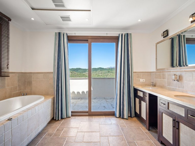 Villa for Sale in Benahavis Malaga 14