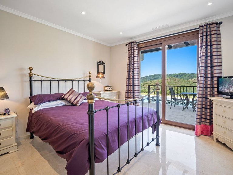 Villa for Sale in Benahavis Malaga 16