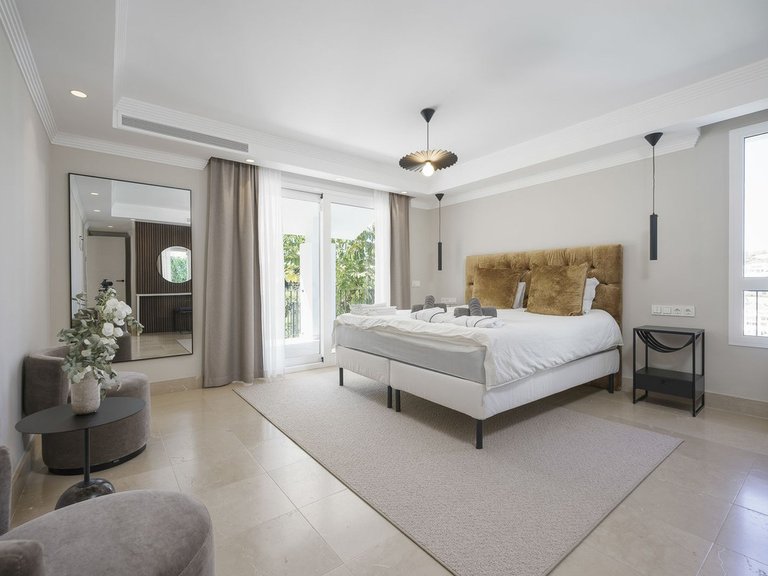 Villa for Sale in Benahavis Malaga 36