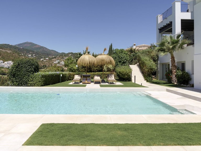 Villa for Sale in Benahavis Malaga 32
