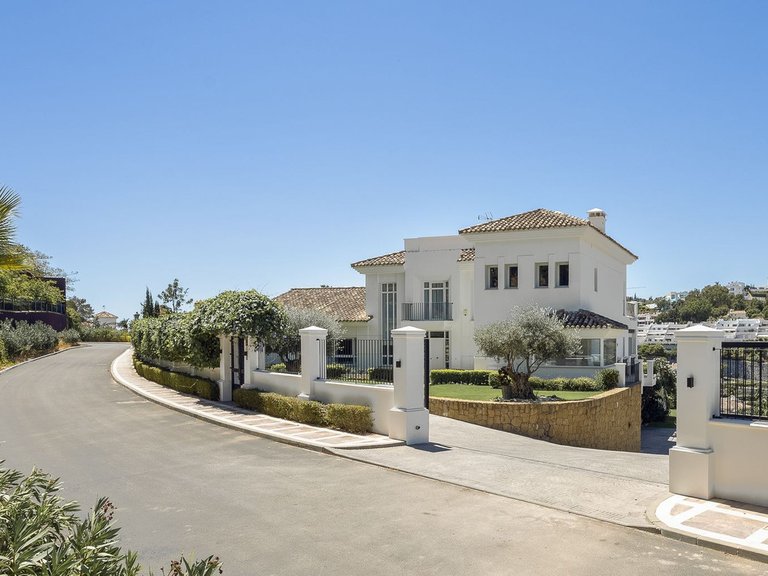 Villa for Sale in Benahavis Malaga 50
