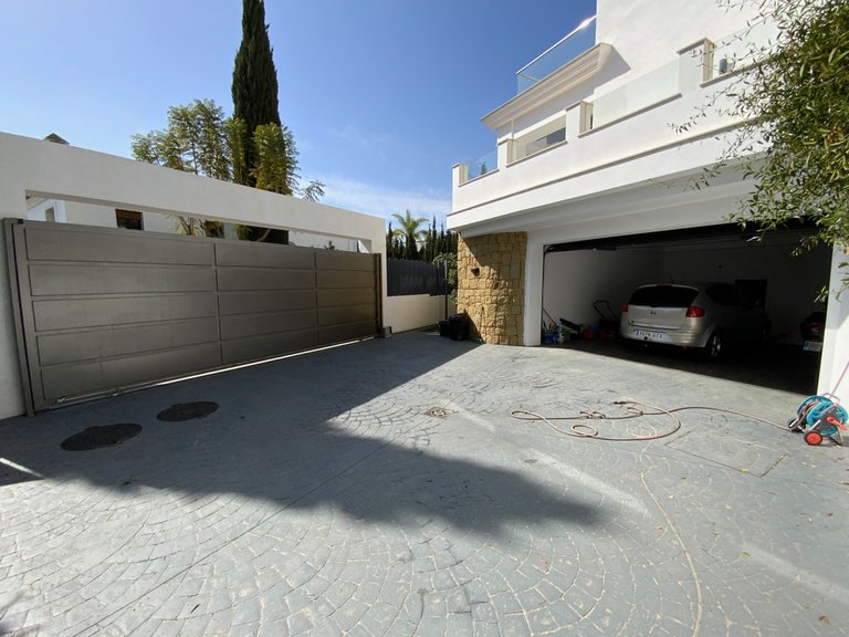 Villa for Sale in Marbella Golden Mile Malaga 14