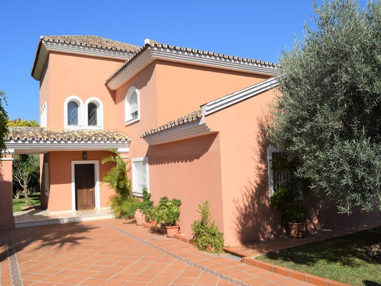 Villa for Sale in Estepona Malaga 39