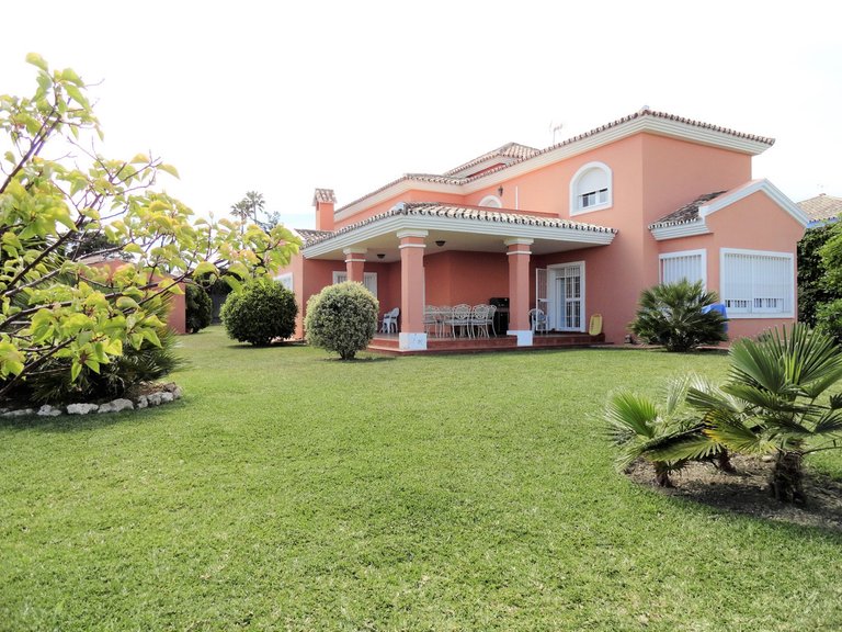 Villa for Sale in Estepona Malaga 34