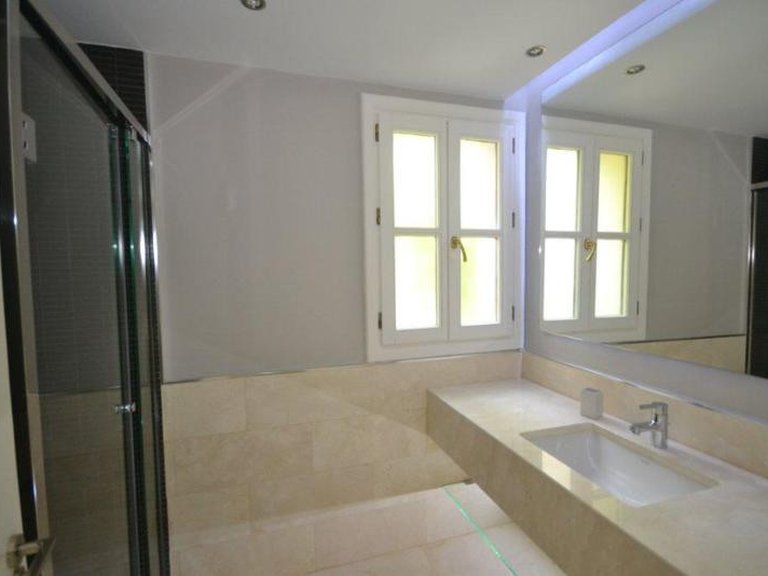 Villa for Sale in San Pedro De Alcantara Malaga 41