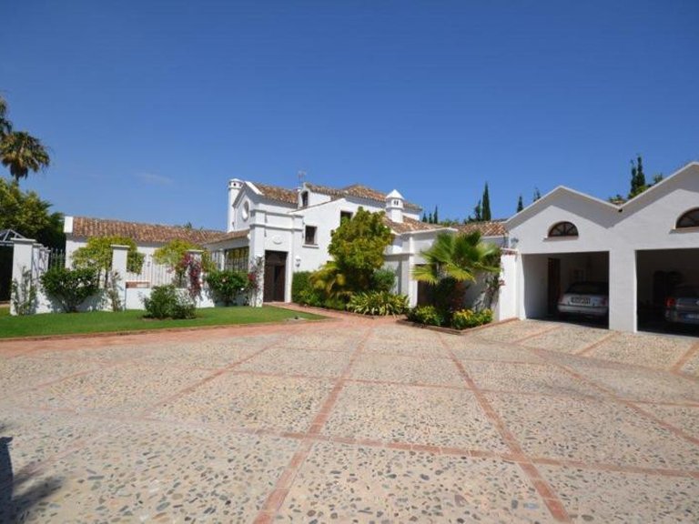 Villa for Sale in San Pedro De Alcantara Malaga 43
