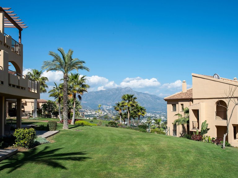 Penthouse for Sale in Benahavis Malaga 18