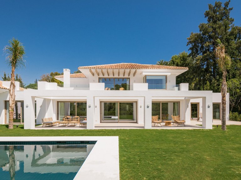 Villa for Sale in Estepona Malaga 1