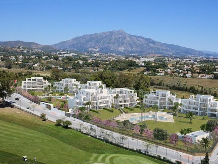 Penthouse for Sale in Benahavis Malaga 8