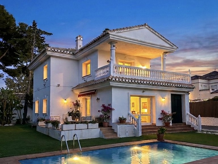 Apartment for Sale  in Marbella, Malaga 1