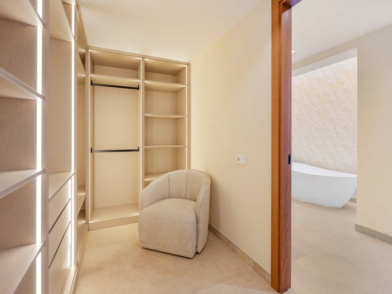 Apartment for Sale  in Marbella, Malaga 33