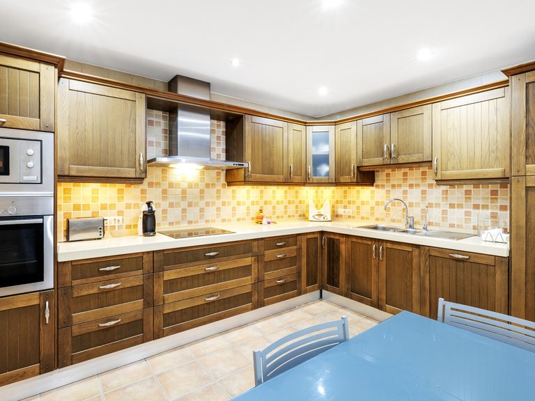 Apartment for Sale  in Marbella, Malaga 12