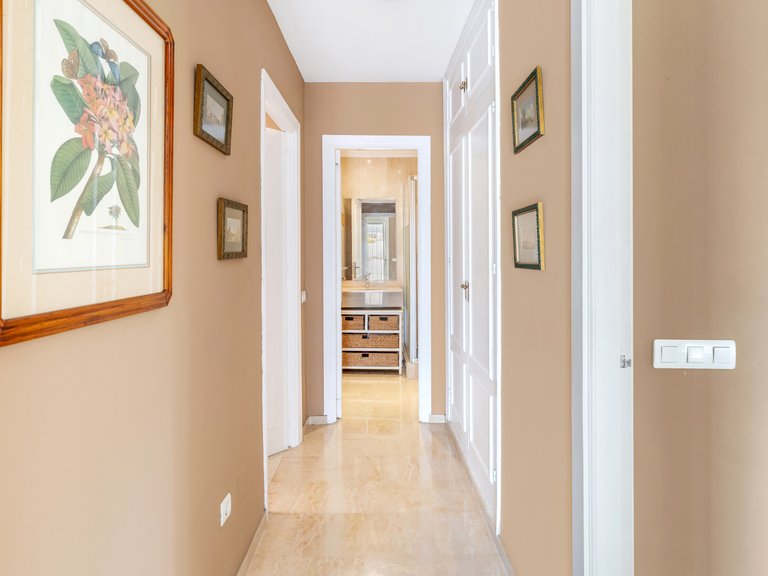 Apartment for Sale  in Marbella, Malaga 30