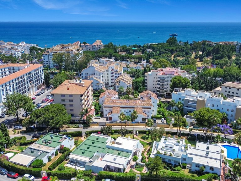 Apartment for Sale  in Marbella, Malaga 41