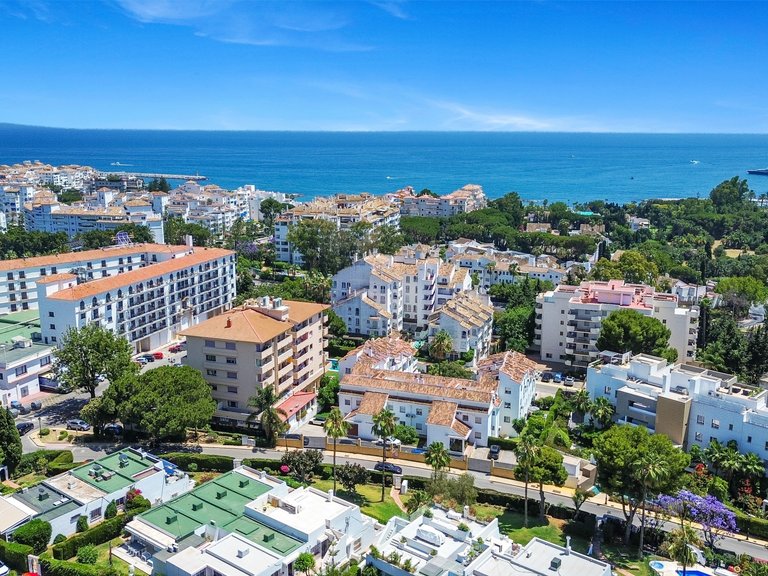 Apartment for Sale  in Marbella, Malaga 37