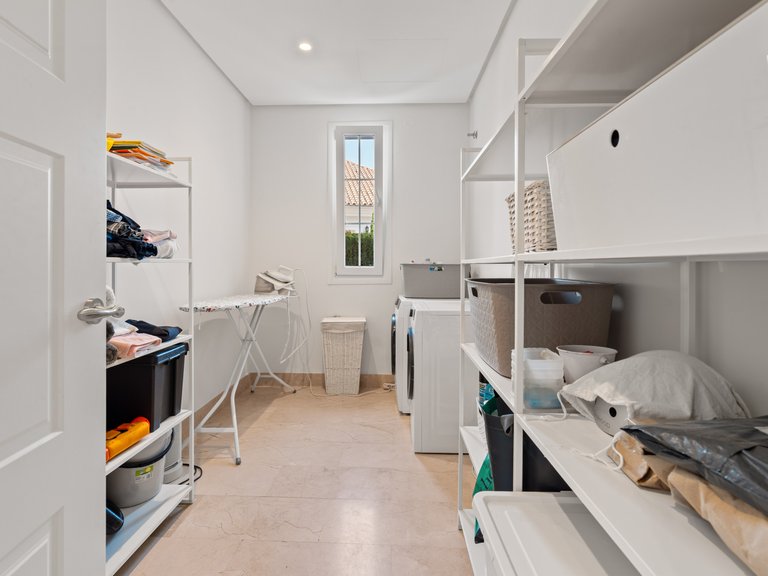 Apartment for Sale  in Marbella, Malaga 28