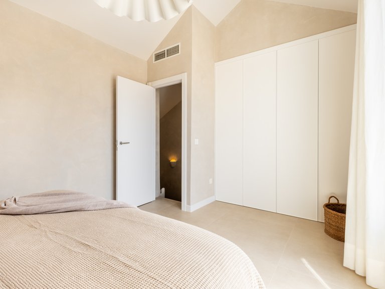 Apartment for Sale  in Marbella, Malaga 15