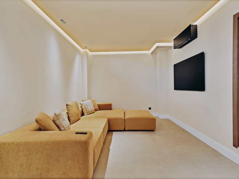 Apartment for Sale  in Marbella, Malaga 35