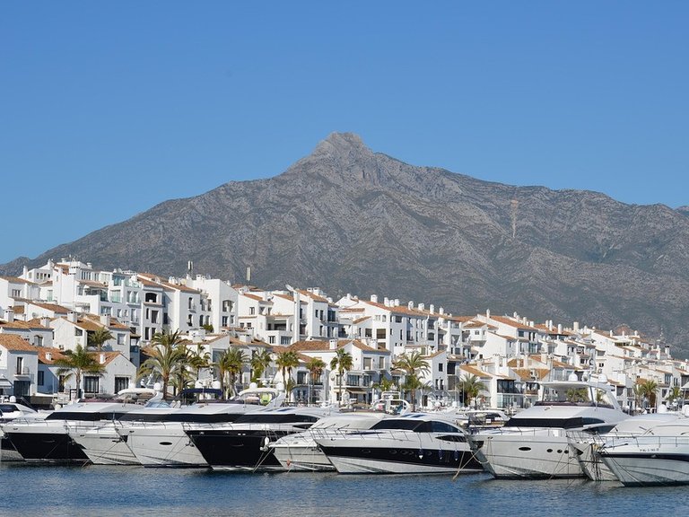 Apartment for Sale  in Marbella, Malaga 10