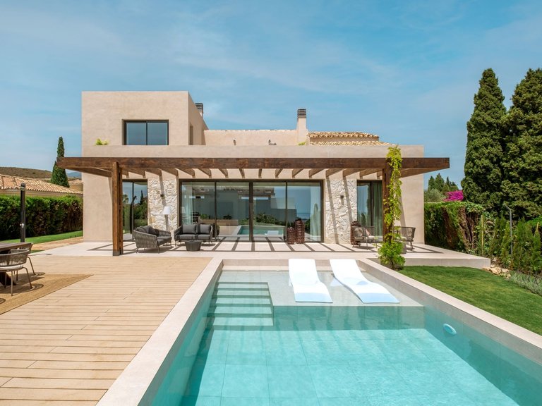 Apartment for Sale  in Estepona, Malaga 1