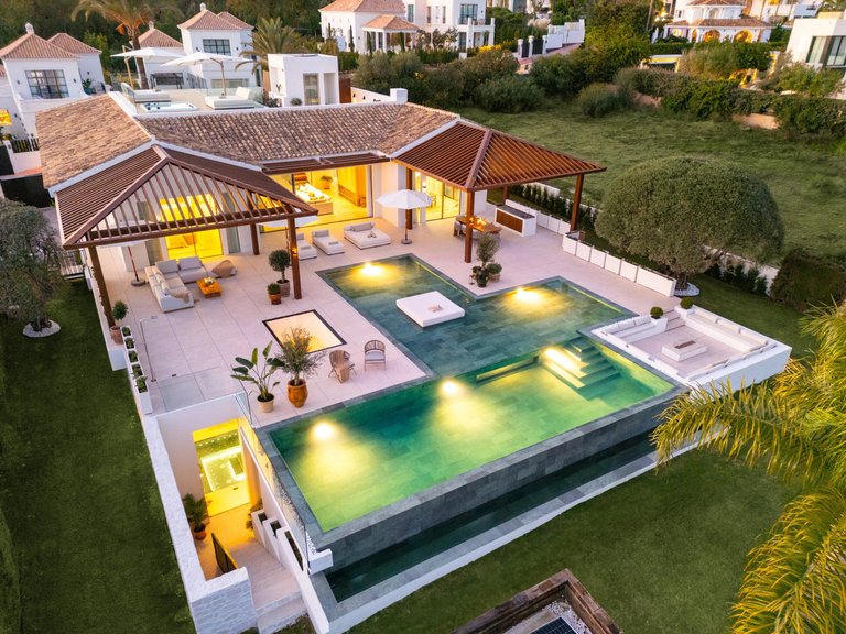 Apartment for Sale  in Marbella, Malaga 34