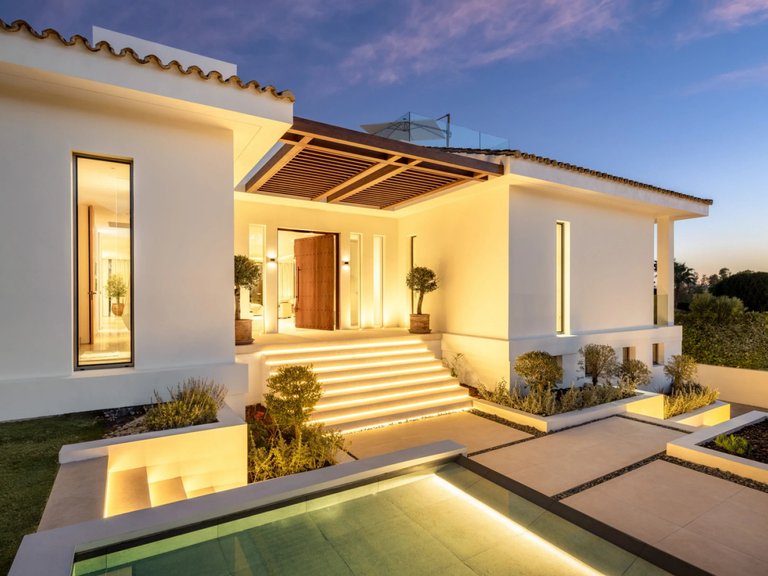 Apartment for Sale  in Marbella, Malaga 30
