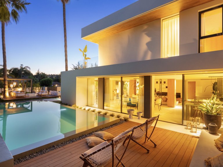 Apartment for Sale  in Marbella, Malaga 28