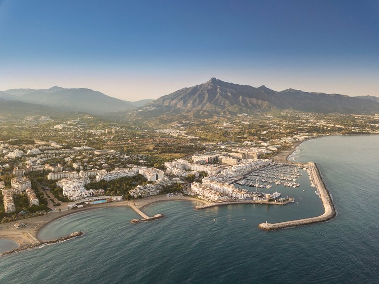 Apartment for Sale  in Marbella, Malaga 27