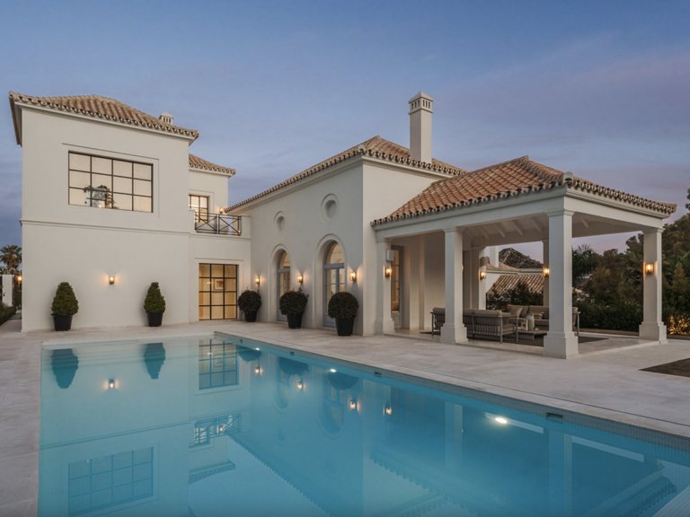 Apartment for Sale  in Marbella, Malaga 2